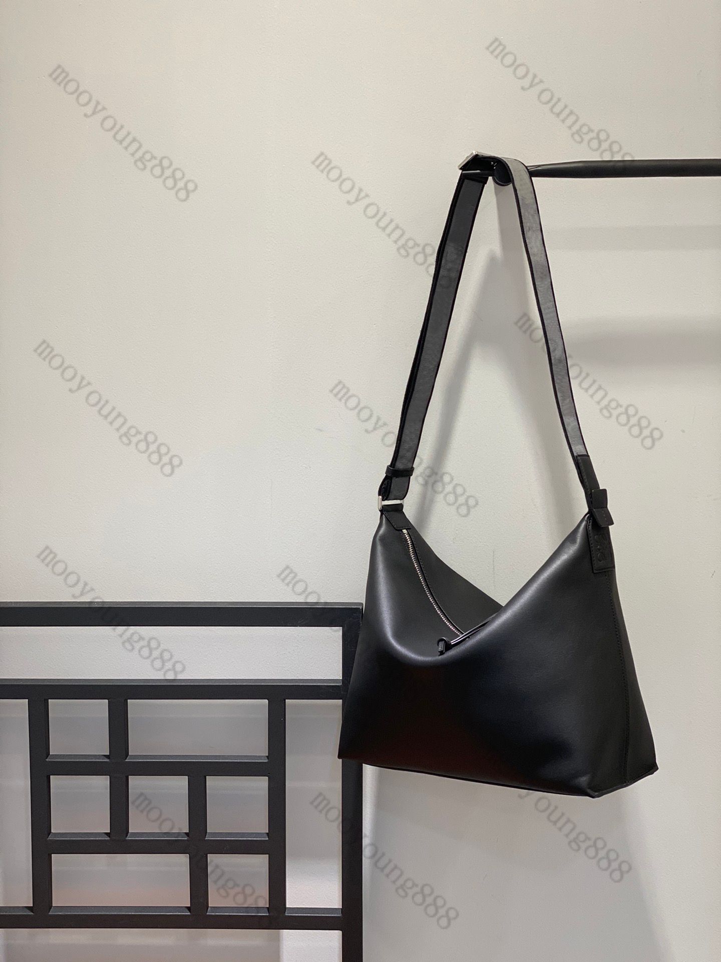 44x30x18CM Black