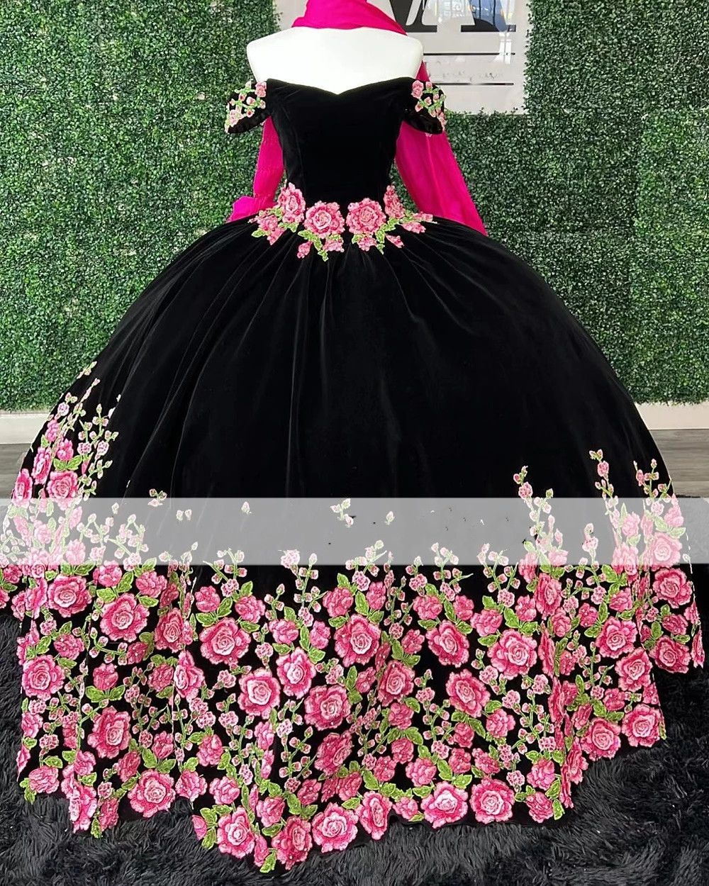 Mexican Black Velvet Quinceanera Dresses with Embroidery Floral Charro  Vestido De 15 Años 2022 Off the
