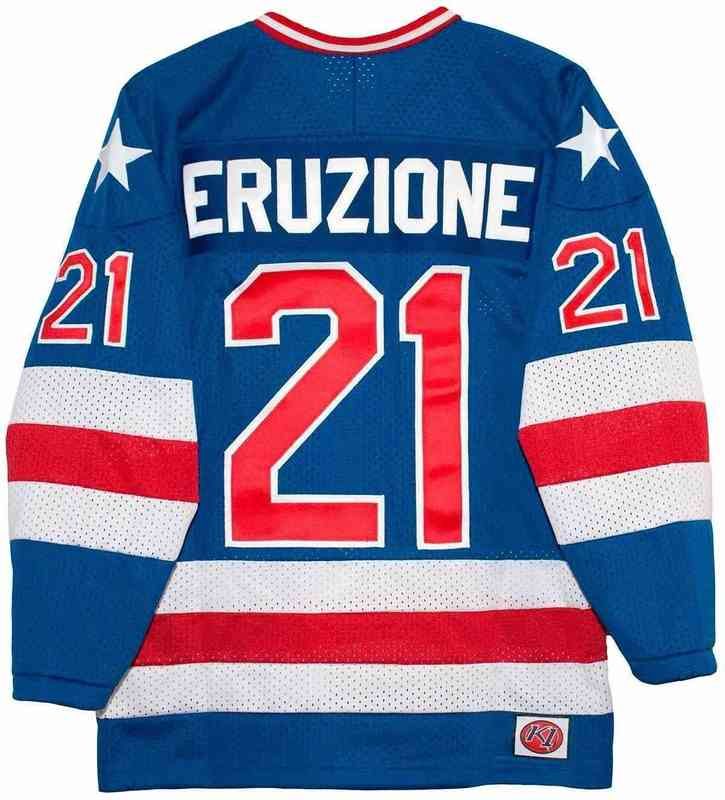 Mike Azul Eruzione.