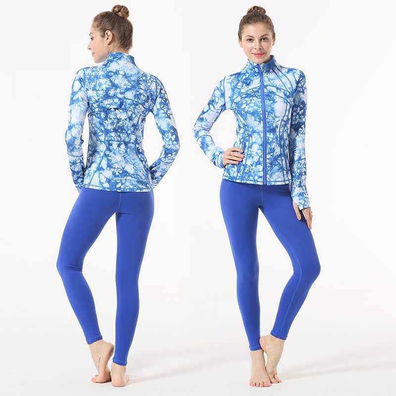 chaqueta de porcelana azul y blanca