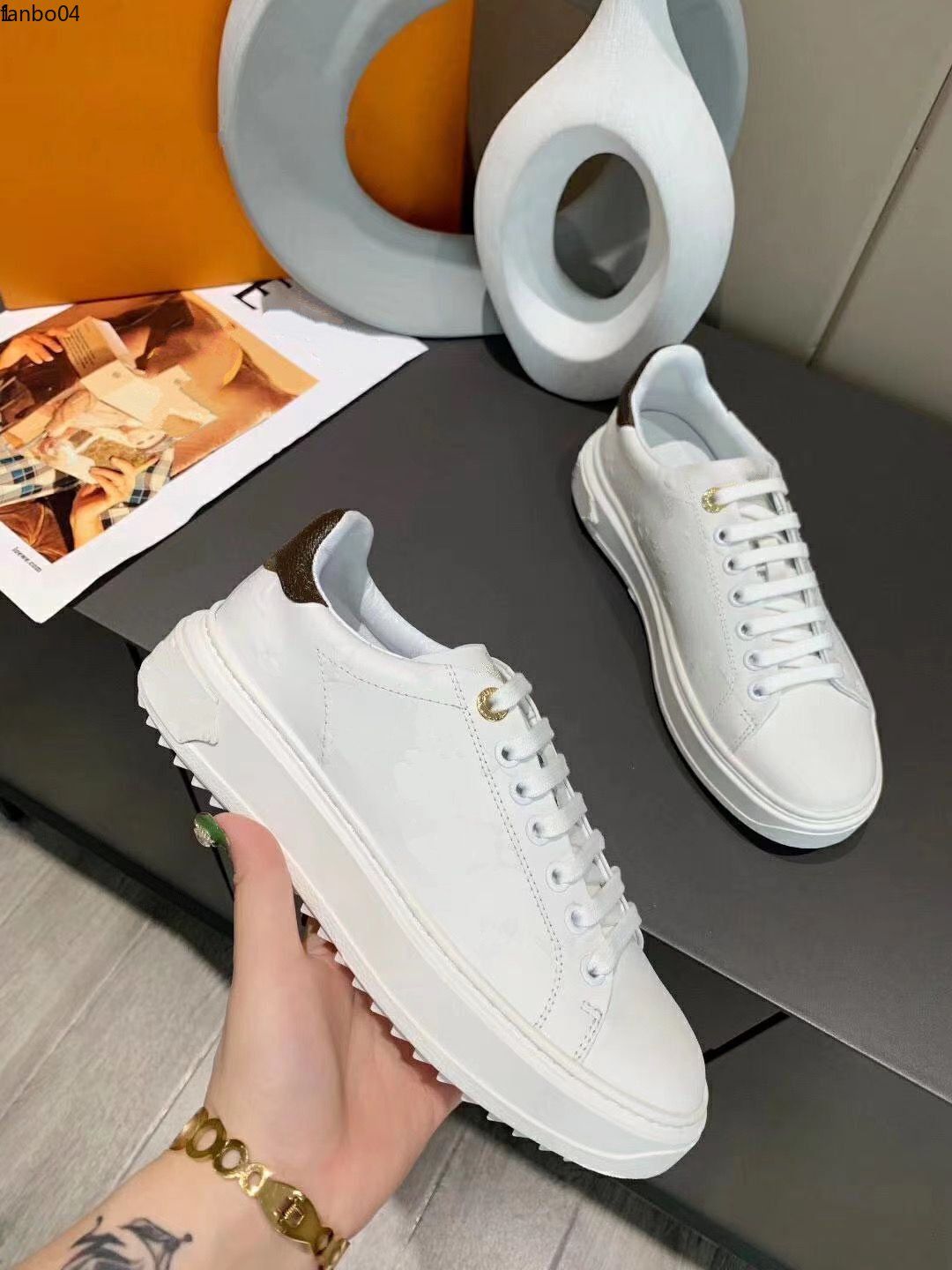 Top Quality Fashion Sneakers Men Women Leather Flats Luxury Designer Trainers Casual Tennis Dress Sneaker m01124
