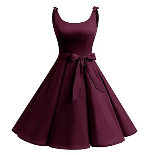 vinröd klänning