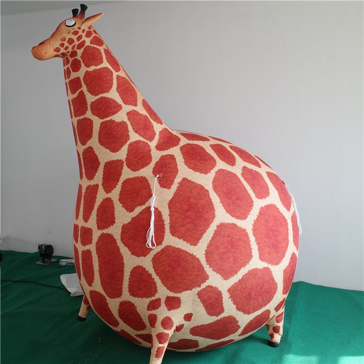 Girafa de 3m de comprimento