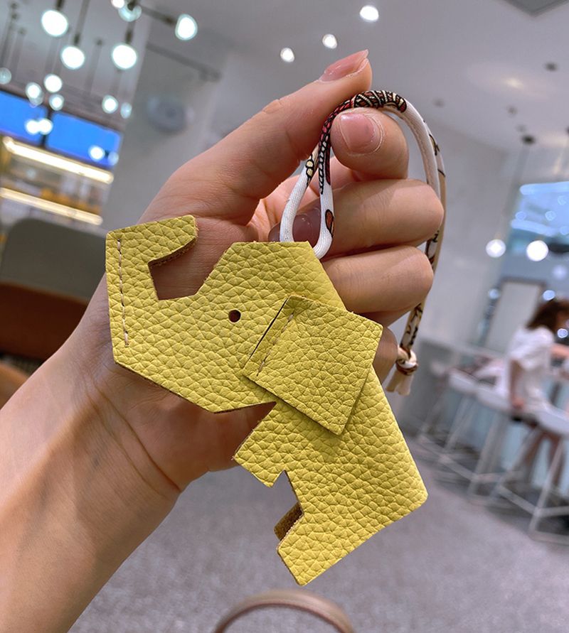 elefante giallo