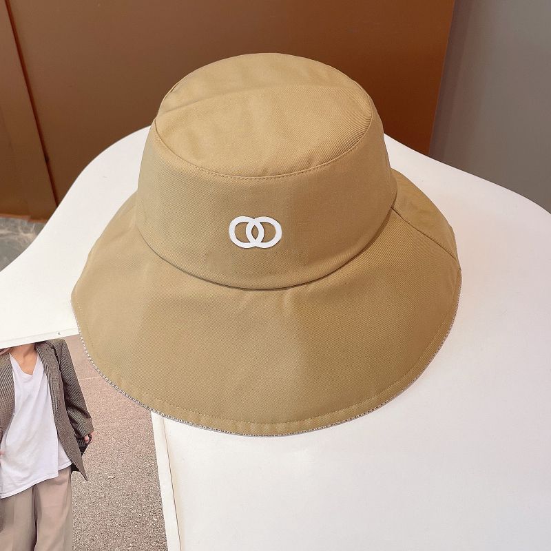 Khaki+badge bianco