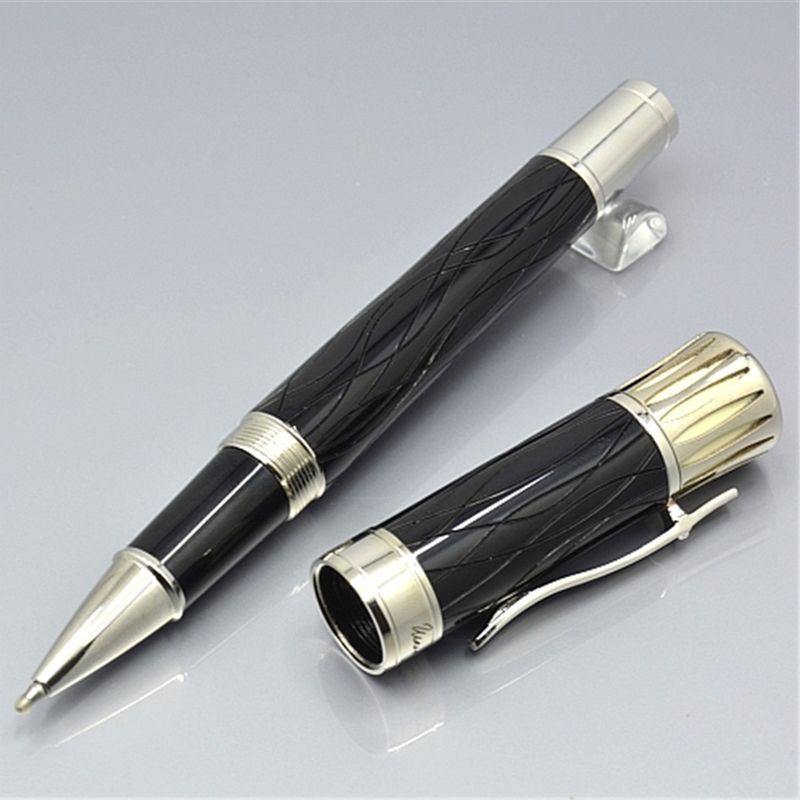 Czarny długopis