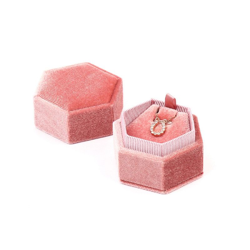 кулон розовой коробки