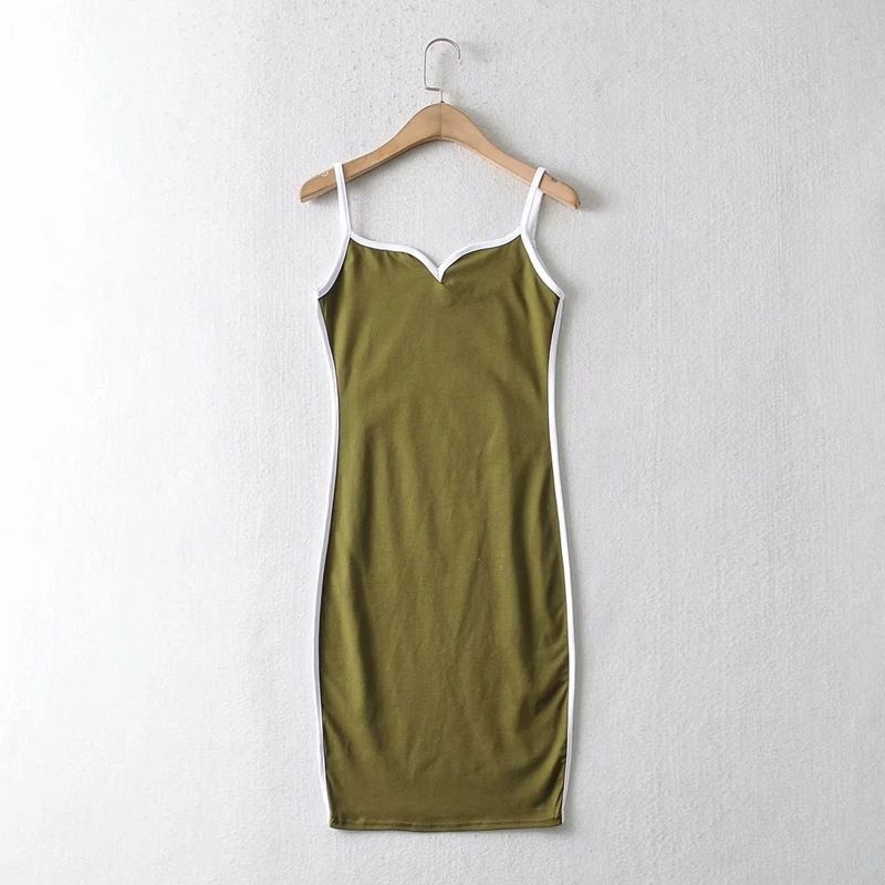 armégrön klänning