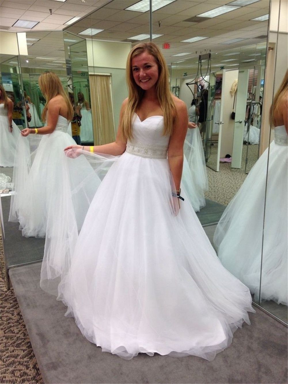 Acquistare Abiti Da Sposa Sweetheart Senza Maniche Zipper Sweep Treno Tulle  E Organza Fusciacche Bianco Una Linea Di Abiti Da Sposa Abiti Economico |  Consegna Veloce E Qualità | It.Dhgate