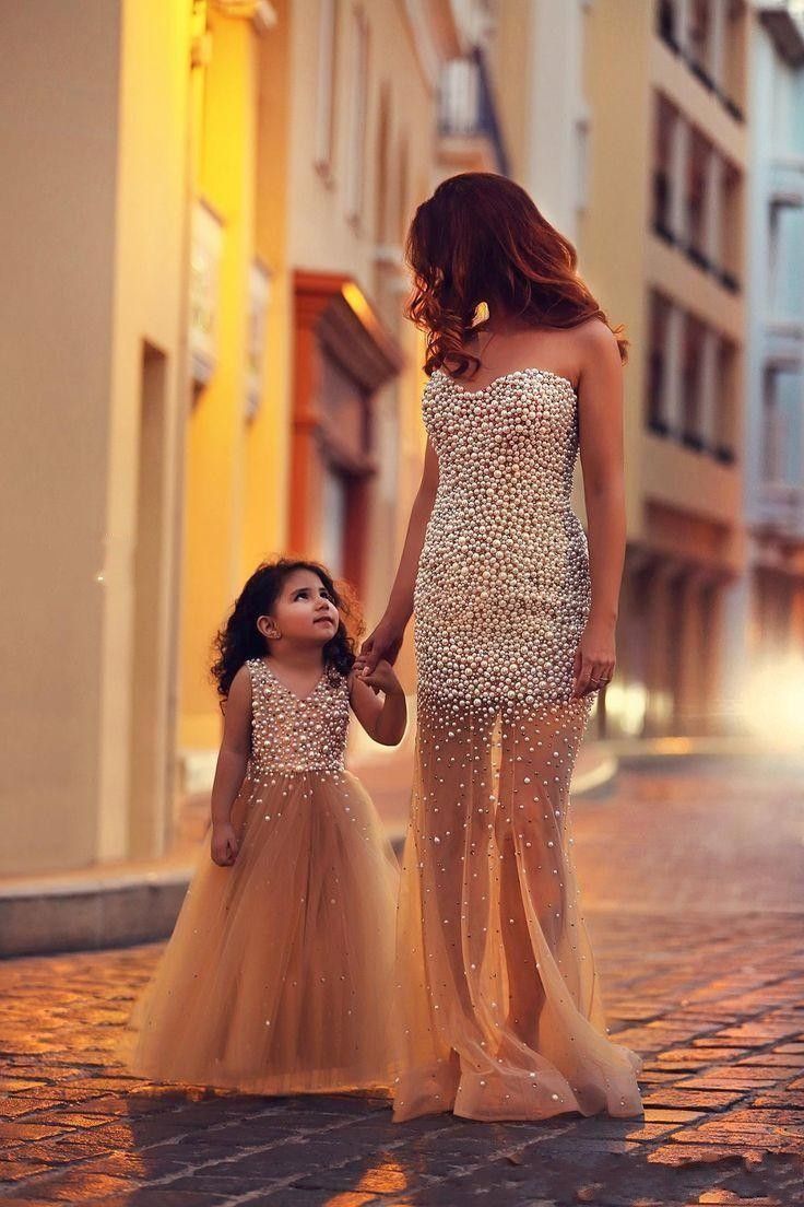 Madre e hija Vestidos de noche Sexy Sweetheart con revestimiento de perlas Gold Sheer Illusion Falda Madre e hija Vestidos de noche Sexy Sweetheart con revestimiento de perlas Gold Sheer Illusion Falda