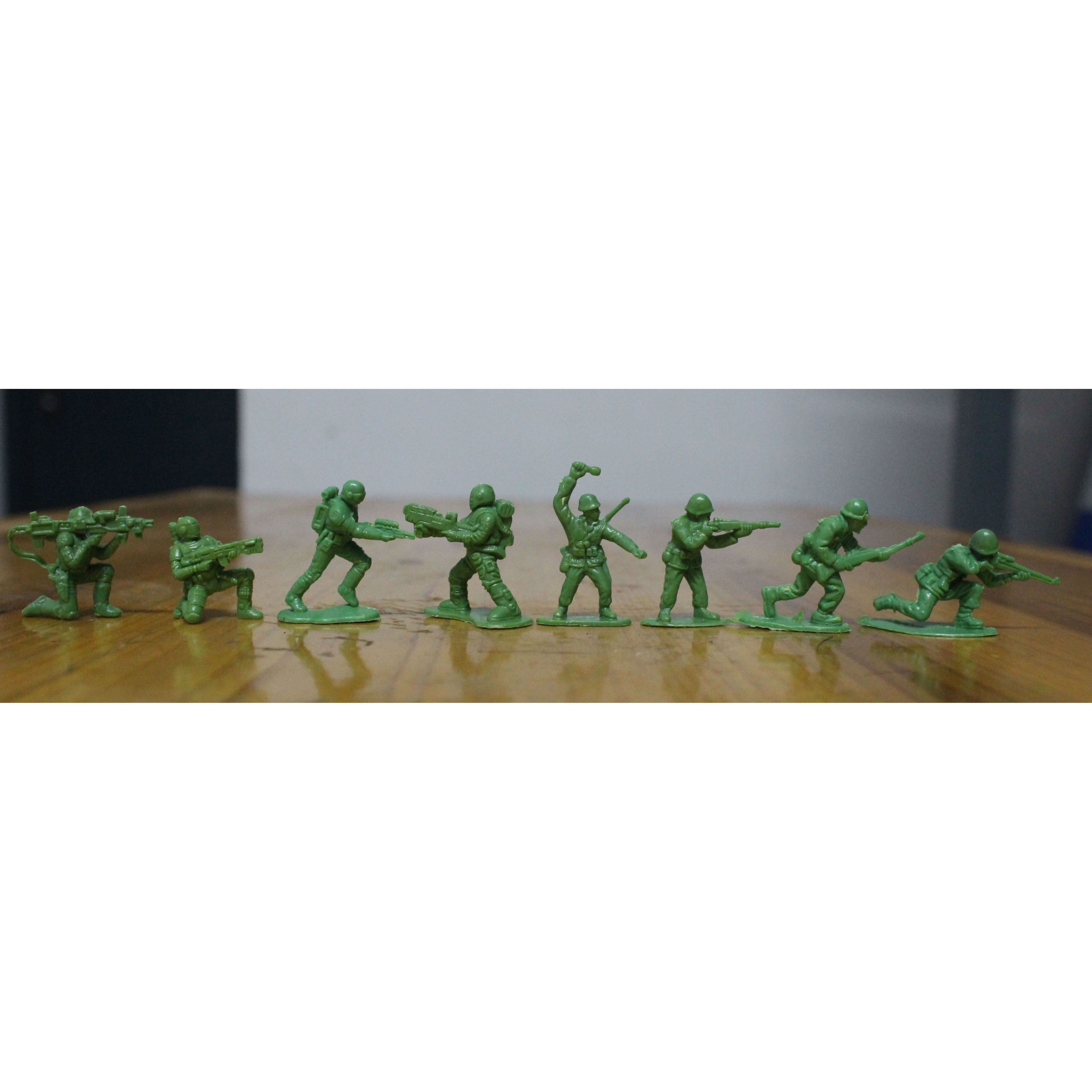 mini plastic soldiers