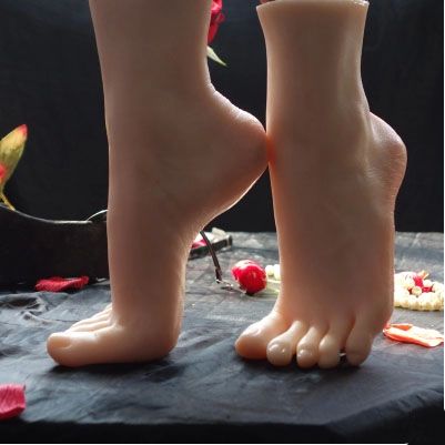 Girls Worship Male Feet