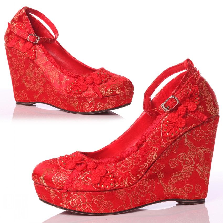 red wedding wedges