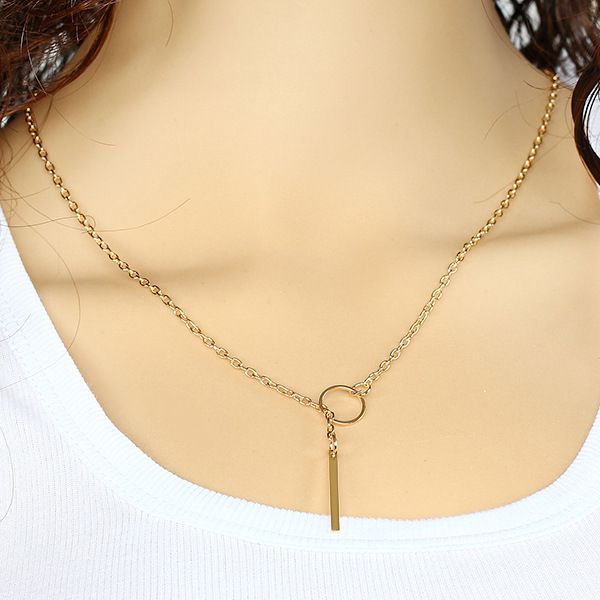 Collares Colgantes Mujeres Aleación De Color Simple Gargantilla En Forma De Collares De Declaración Chapado En De 18 Quilates Encantos Largos Baratos Collares De 0,31 € | DHgate