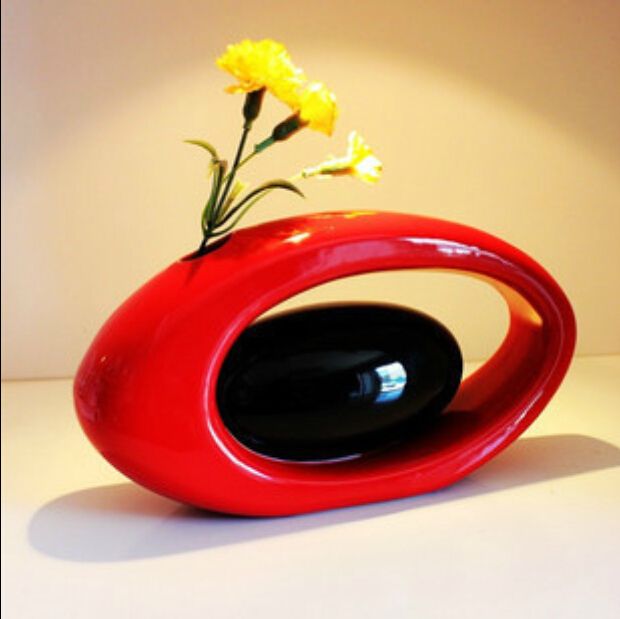 Modern Ceramic Vase For Home Decor Tabletop Vase Egg Shape Red Black
