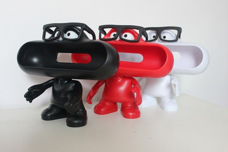 beats pill holder man