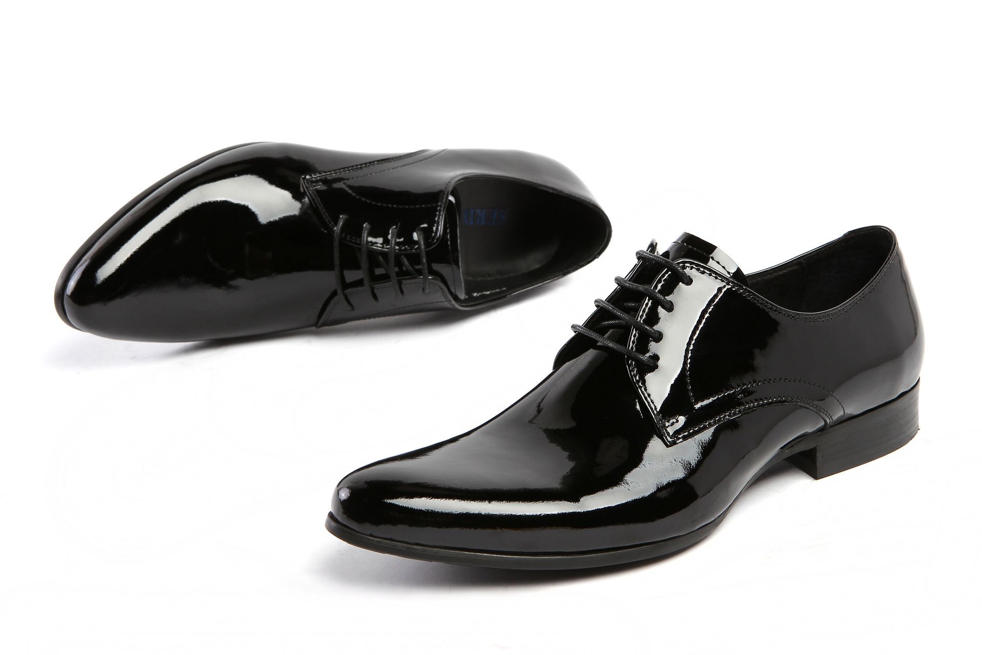 black shiny formal shoes for men