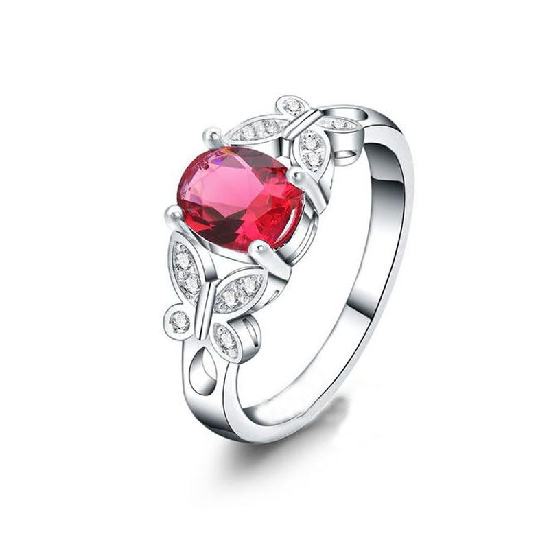 bague en argent avec un rubis bague en argent avec un rubis