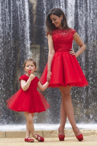 Acquistare Abiti Da Madre E Figlia Rossi Mini Me Abiti Da Cocktail Corti In  Tulle Abito Da Ballo Maniche A Maniche Lunghe Ragazze Senza Schienale Abiti  Da Festa Ritorno A Casa BA2299