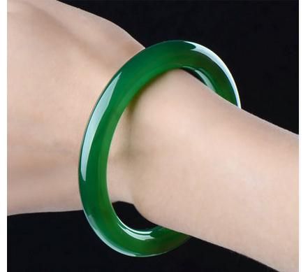 round jade bangle