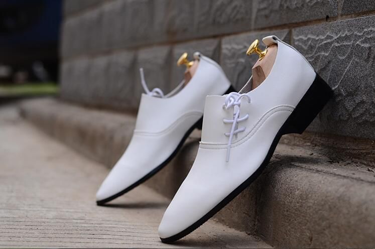 Melhor NOVO Sapatos Masculinos Pontudos De Noivos De Casamento Branco  Sapatos De Vestir Casual De Negócios Sapatos Masculinos De Oxford Sapato  Social Masculino Cc615 A $154,03 | DHgate.Com