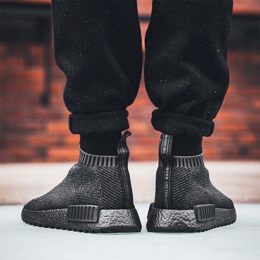 nmd cs1 triple black