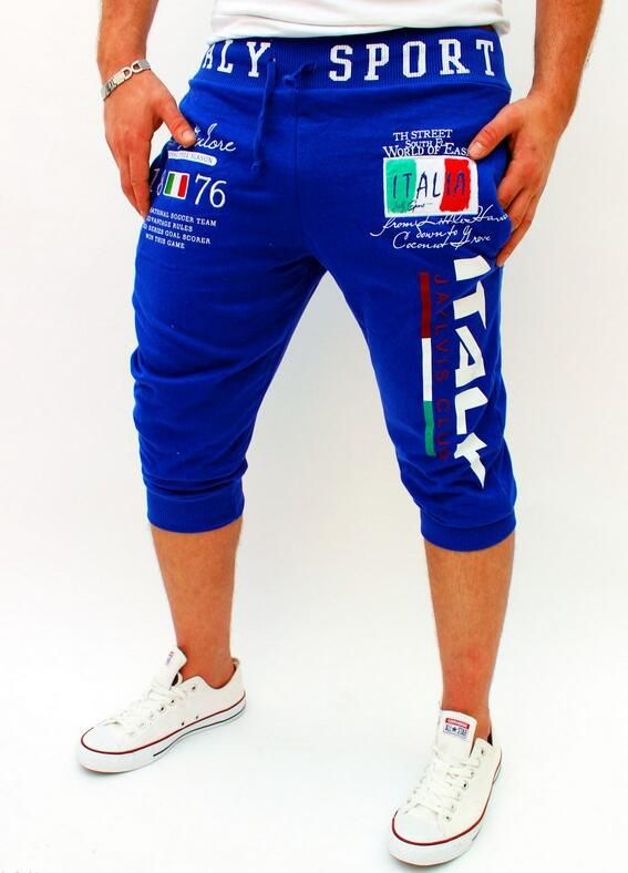 uomini pantaloncini blu