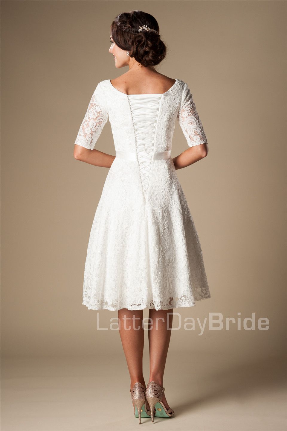 Acheter Robes De Mariee Reception Vintage Court Modeste Reception Avec Demi Manches Diner De Repetition Informel Robes De Mariee New Custom Made New De 68 87 Du Totallymodest Dhgate Com