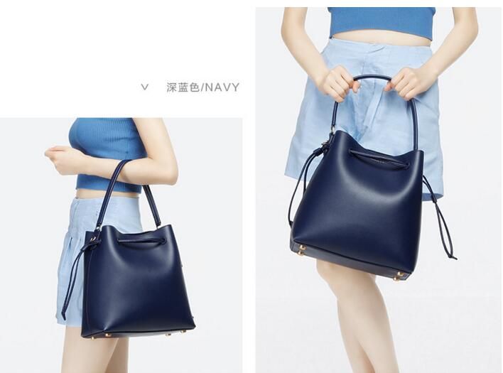 charles and keith navy blue bolsa