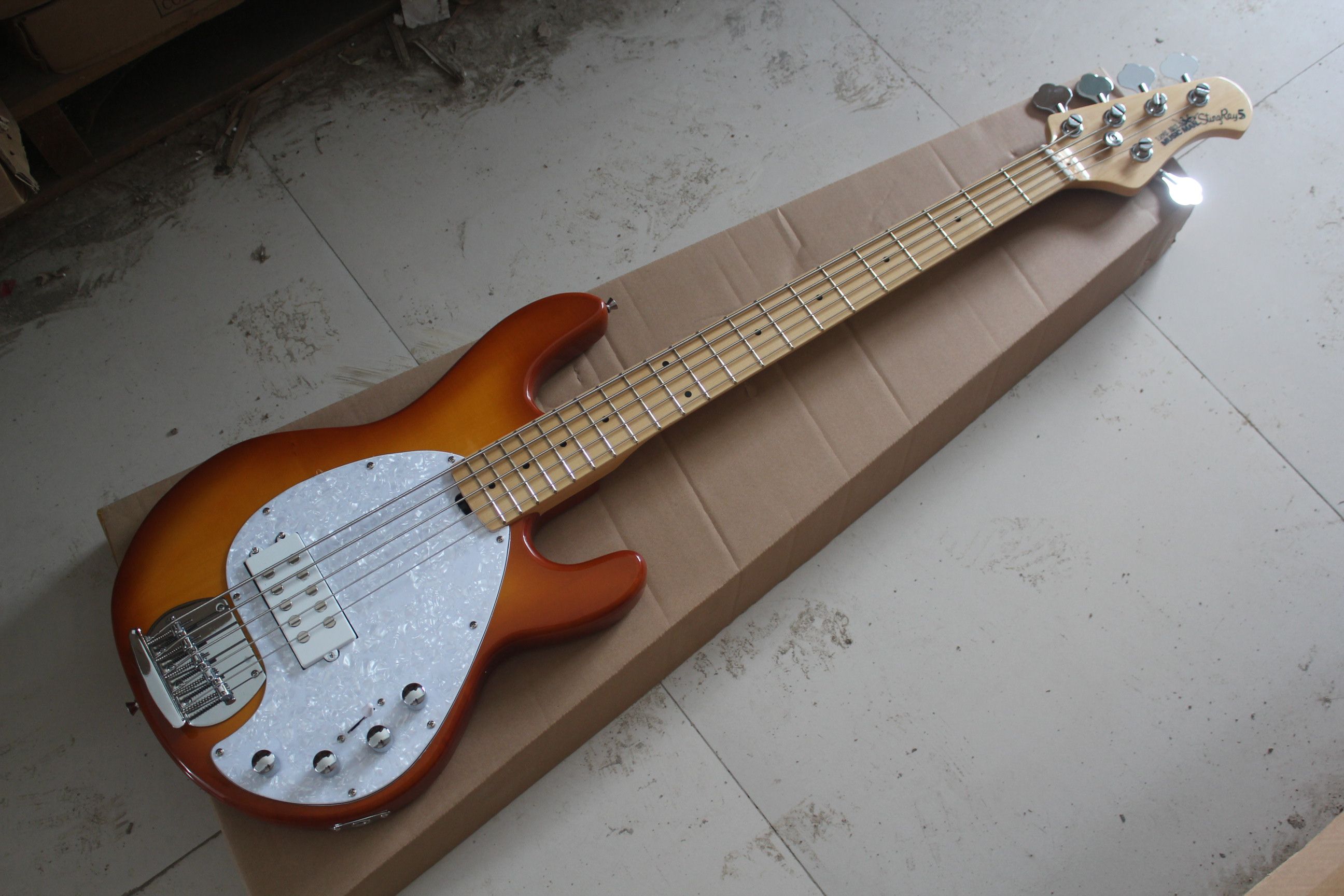 Music Man 5 Strings Bass Erime Ball StingRay Sunburst Electric Guitar