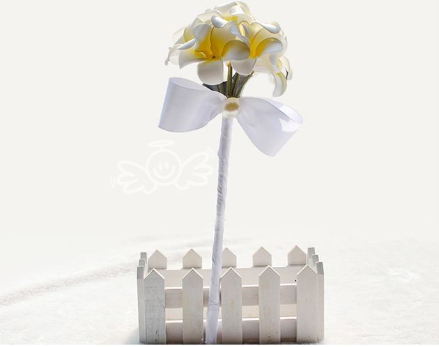 small bridesmaid bouquets