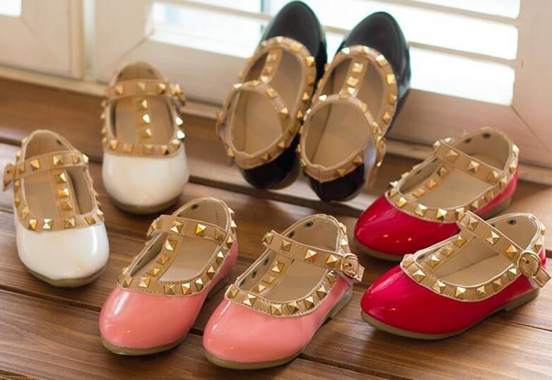 sandália de criança de 10 anos