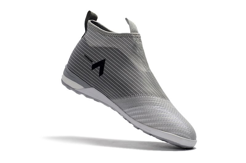 youth laceless indoor soccer shoes