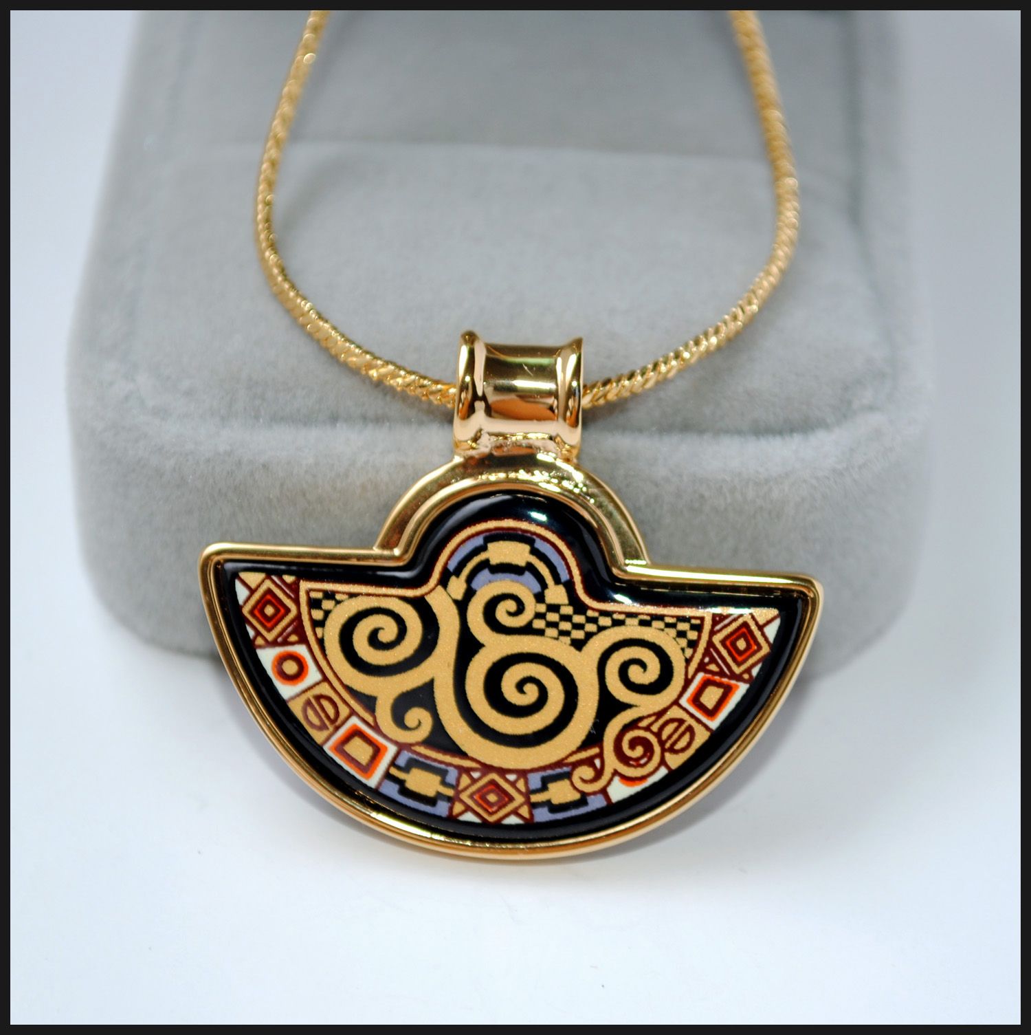 Wholesale Klimt Series 18K Gold Plated Enamel Necklaces For Woman Fan