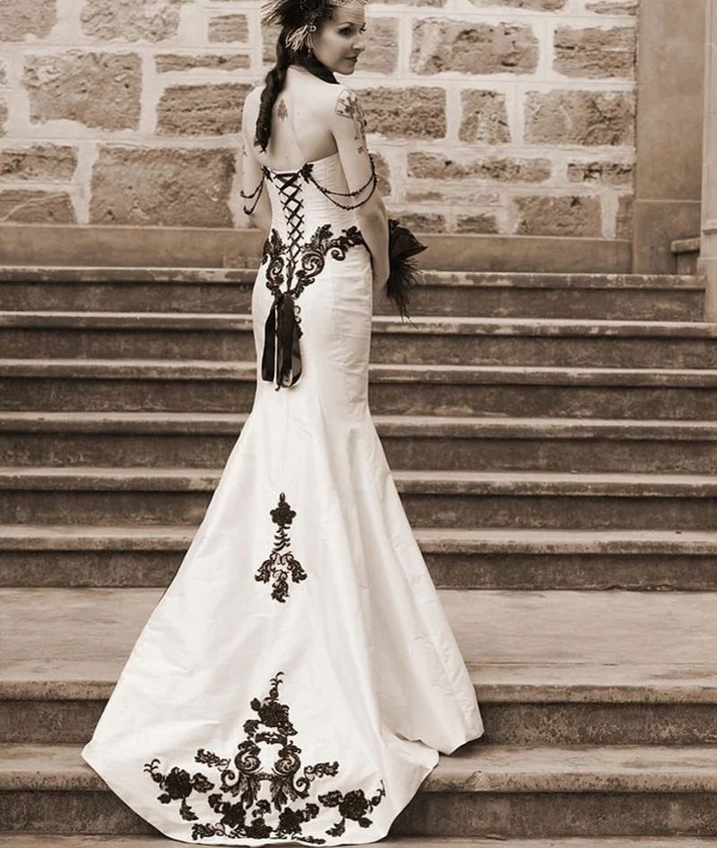 simple victorian wedding dressimage