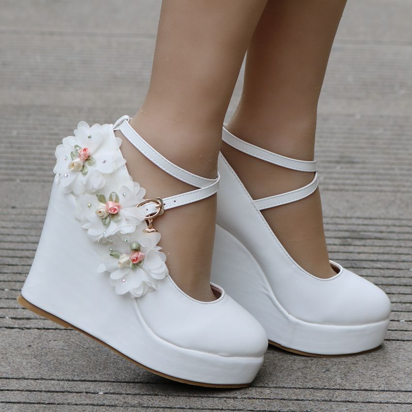 des belles chaussures pour femme