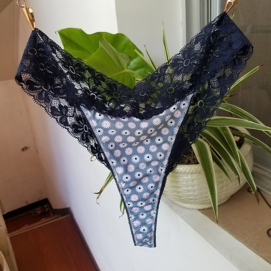 string dentelle grande taille