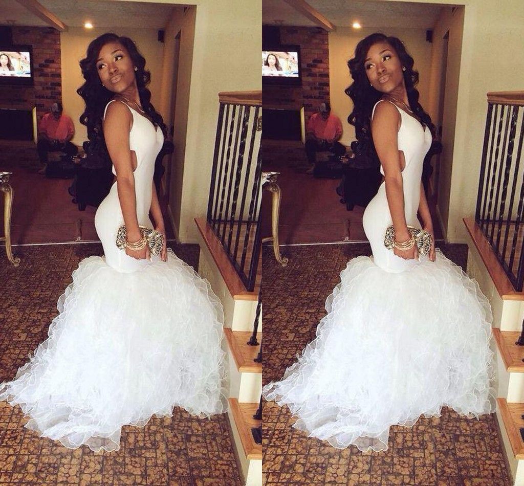 2019 Calssic Prom Dresses Spaghetti Straps Sheer Dresses Backless