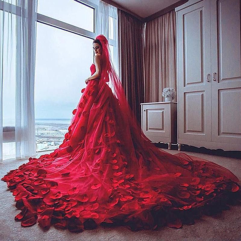 Increíbles vestidos de boda rojos 2017 cariño de tul de la capilla tul rosa