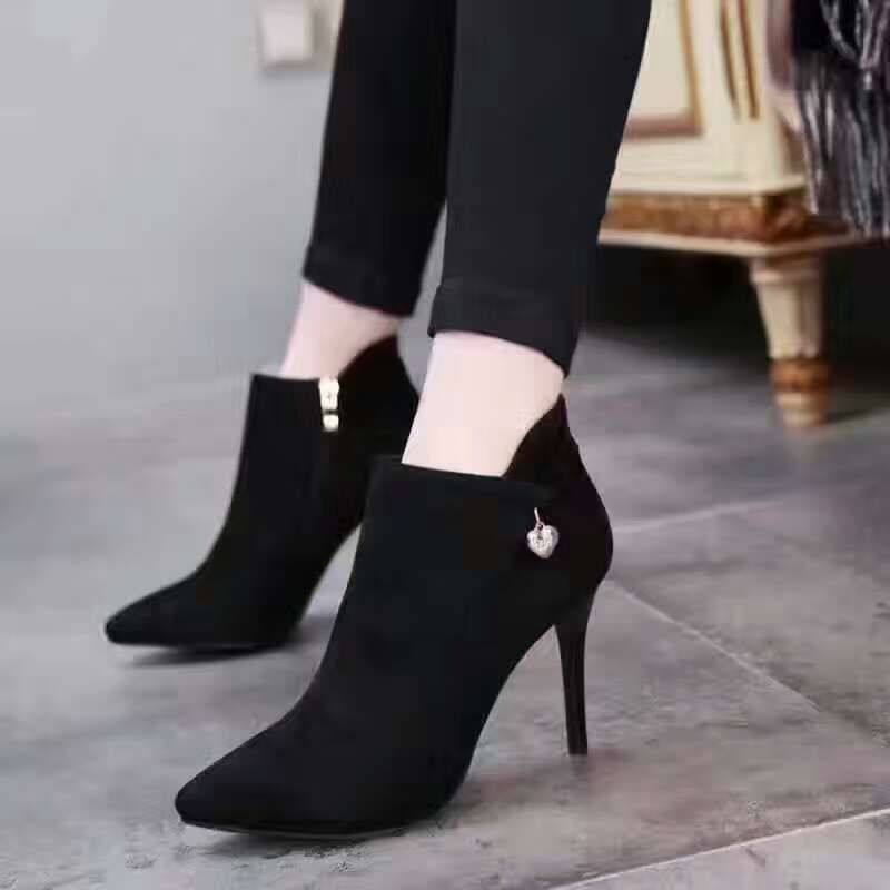 Acquistare Le Scarpe Tacchi Alti 2016 Inverno Nuova Moda Sexy Stivali In  Camoscio Con Punta Nera E Gli Stivali Alla Caviglia Singoli Economico |  Consegna Veloce E Qualità | It.Dhgate