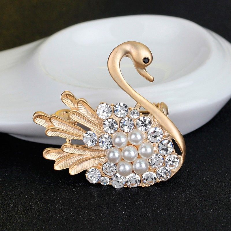 brooches fashion accessories