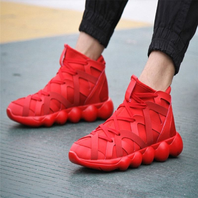 red sports shoes mens