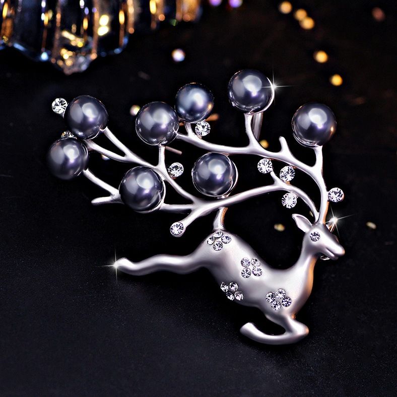 Silver deer with Silver pearl