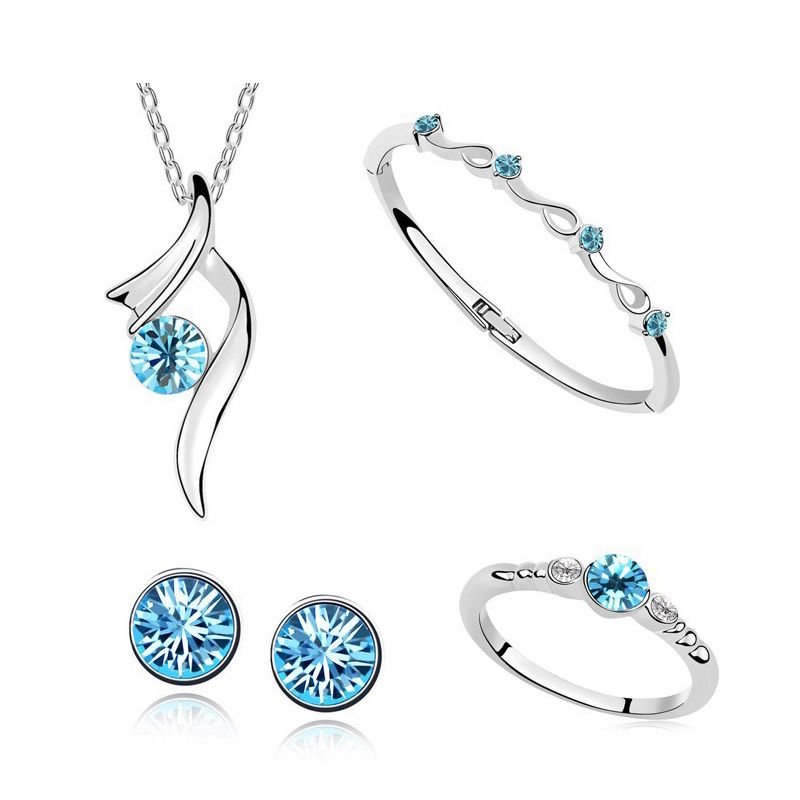 trendy women's jewelry