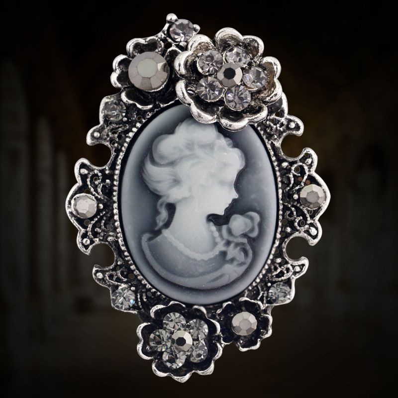 fine jewelry brooch