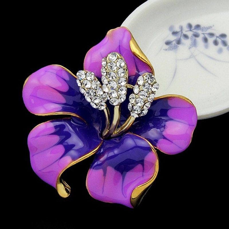 Gold Tone Alloy Plum Blossom Flower Brooch With Pearl And Crystals