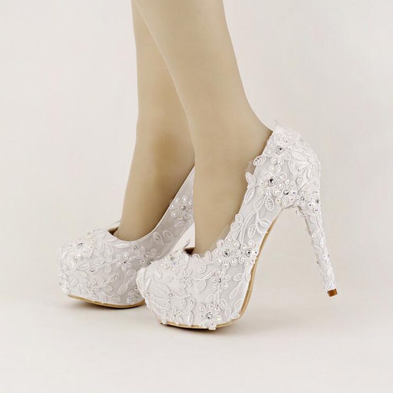 Sweet White Ribbon Bows Bridal Shoes 