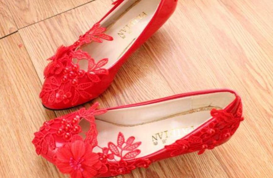 red shoes flat