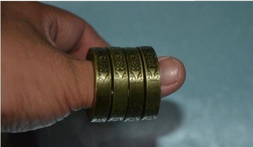 Protective Gear Dropshipping Wholesaler Cxj2 Sells New Hot Selling New Magical Ring Defense Mini Brass Knuckle Dusters Anti Wnew Hot Seolf Fashion Ring Self Defense Ring Windows Broken Devic Dhgate Com