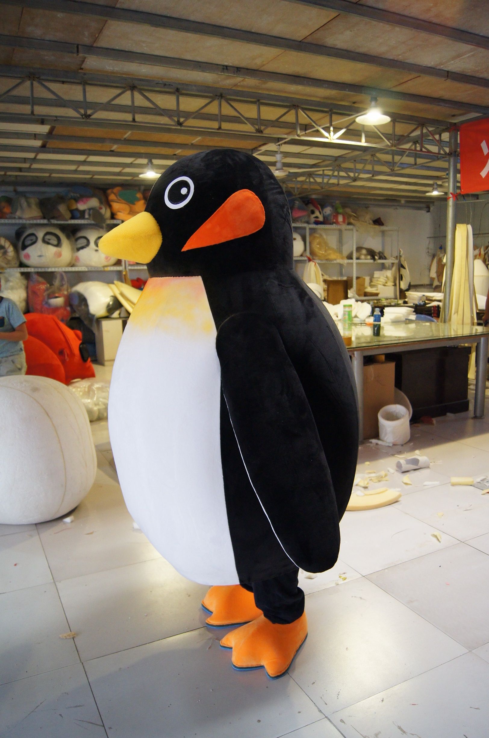 Real Pictures Deluxe Emperor Penguin Professional Quality Lightweight